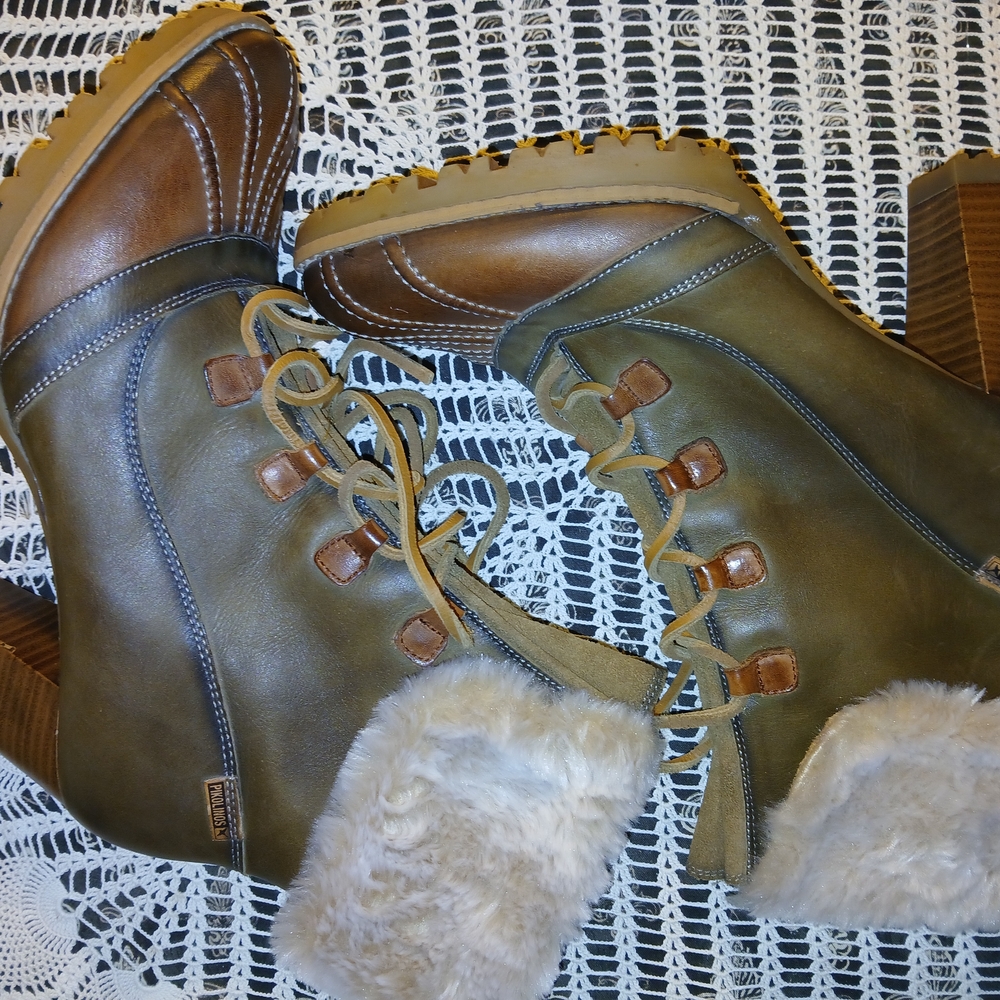 Women's Brown and Tan Heeled Boots - Picture 12 of 13